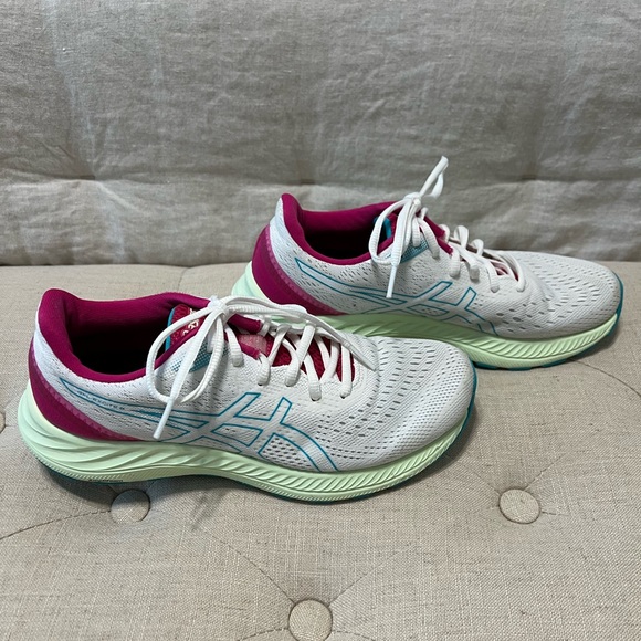 ASICS Running Shoe - Picture 4 of 7